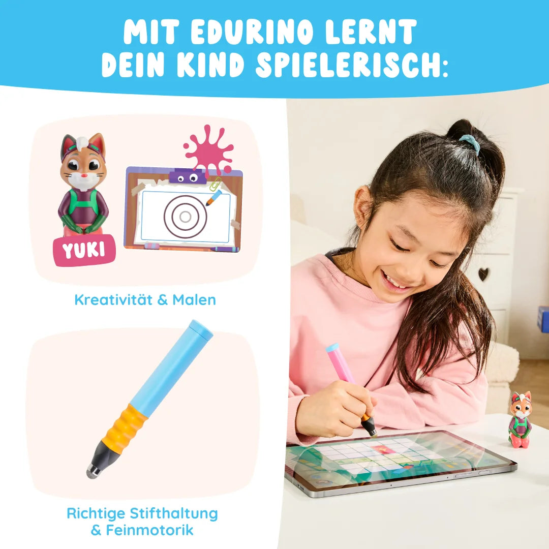 Ein Mädchen benutzt das Edurino DE Erstes Lern-Bundle Tablett und Stift, mit Cartoon-Fuchs und Zeichensymbolen, die kreatives Lernen zeigen.