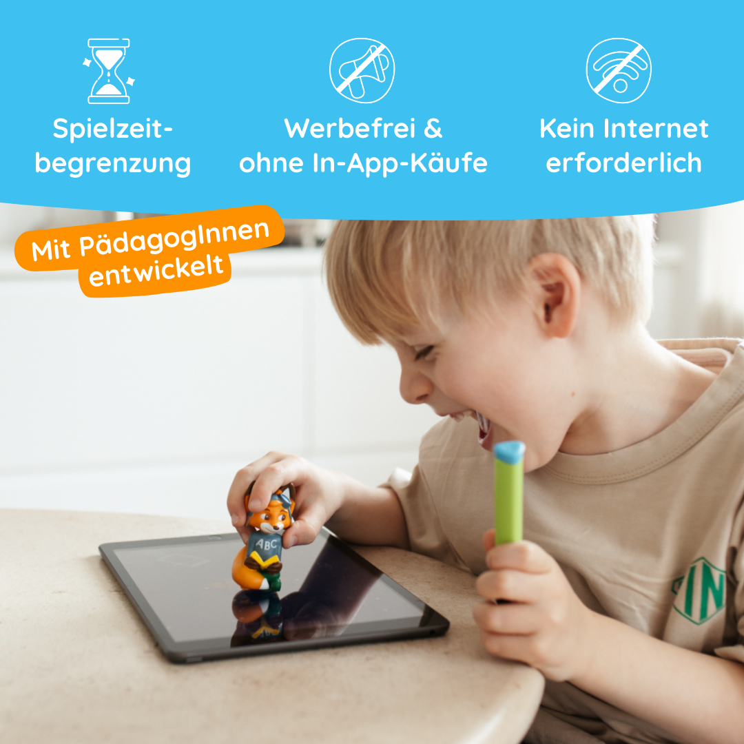 Ein Kind benutzt das Edurino DE Lernreise XL Tablet und Spielzeug; der deutsche Text hebt die Funktionen der App und die pädagogischen Vorteile hervor.