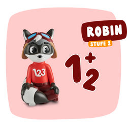 Ein Cartoon-Waschbär im Fliegerdress sitzt neben "1 + 1/2" und "Robin 'Erstes Rechnen bis 10' - Stufe 2" von Edurino DE auf einem rosafarbenen Hintergrund und lädt Kinder dazu ein, Matheaufgaben zu erforschen und ihr Zahlenverständnis zu stärken.
