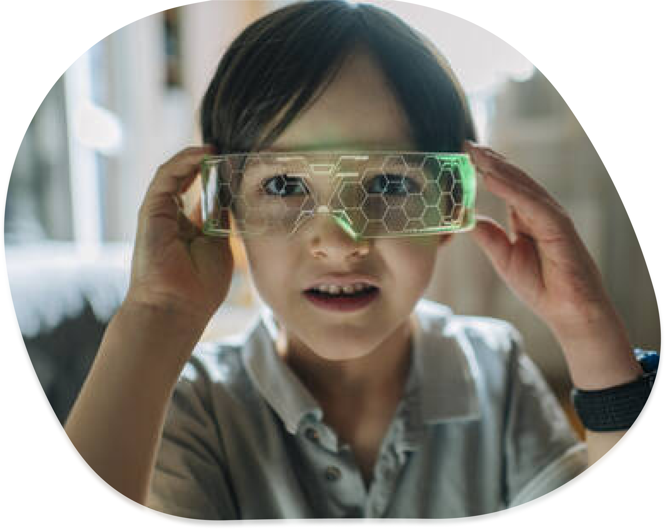 Kind mit Tablet und Kopfhörern